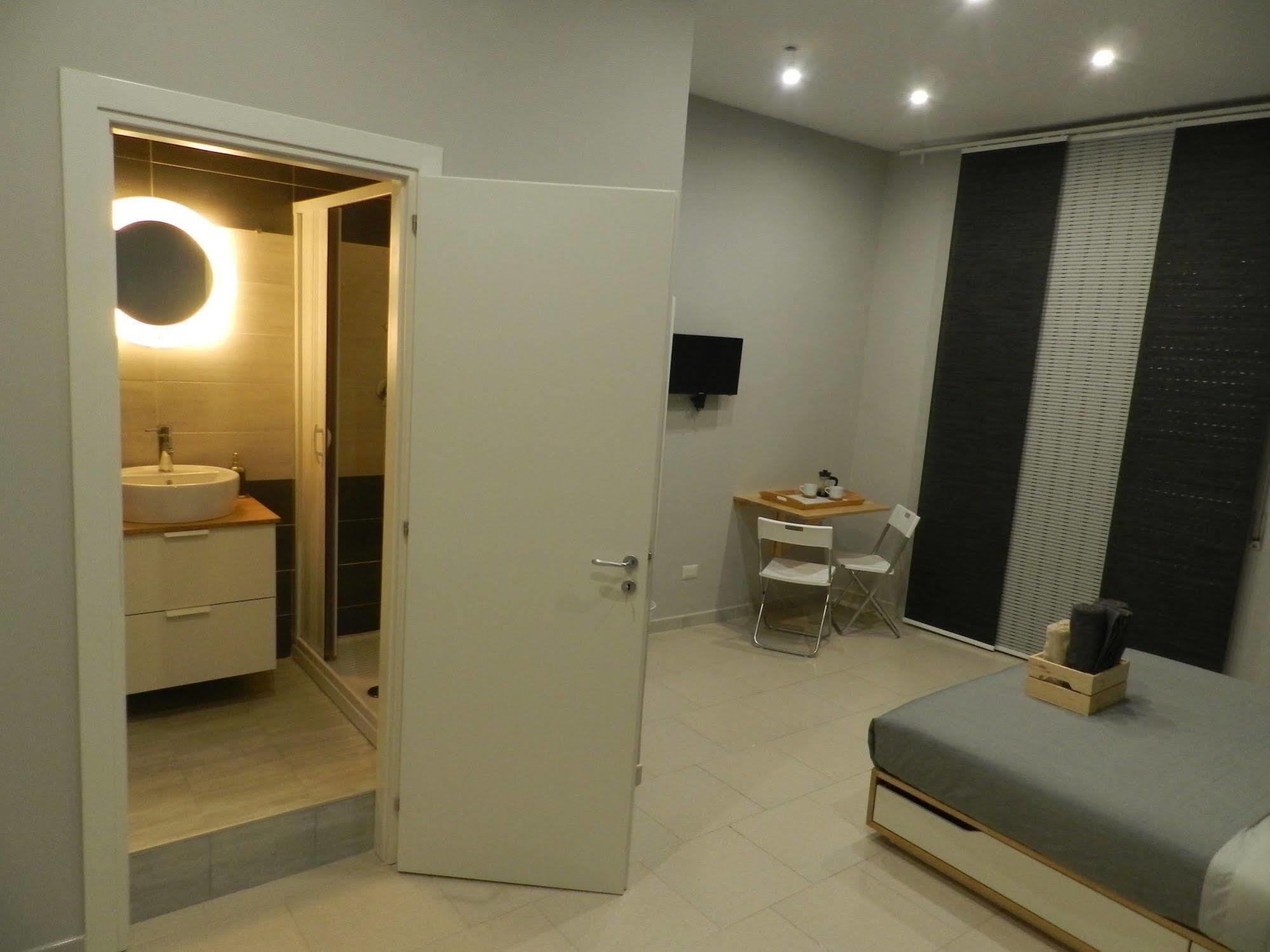 Mola Rooms Неаполь Экстерьер фото
